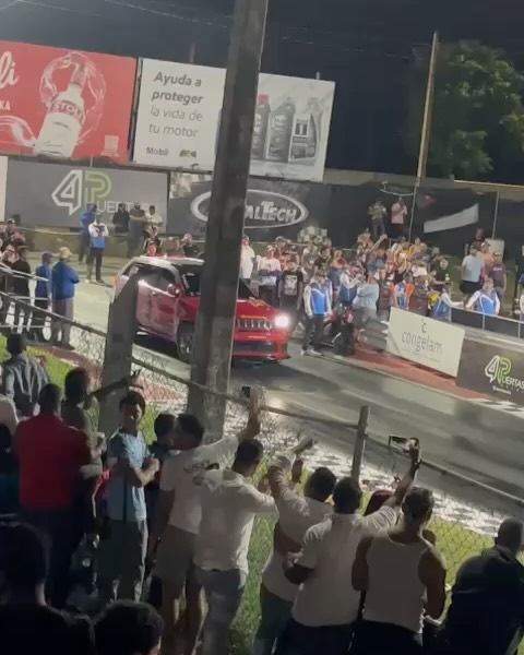 And the winner is @marilynvaldera 
🍪🥛🇩🇴
#hemipowered  #track #srt8 #racecar #musclecar #dodgeofficial #dominicana #checkenginerd #trackhawk #boost #racing
