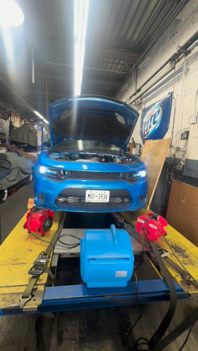 Holley gateway plus the union of right members @ralphandjohnsauto  @hemidave  @big3racing  and big ass turbo 🫶🏻 🥛🍪 shout out to one of the last  real friend and client @justanrt_ny  trusting me with his baby blue 
🏁🏁🏁🏁🏁 
@teamhellcatparts for all your part requests or online ordering .  If your shopping 🛍️ around we started with the parts so that being said we will beat any quote you have received outside of @team_hellcat and @jackfabperformance 

@jackfabperformance if your in Texas this is our second location 
Anything Mopar related we’re a phone call away! 
(917) 808-7779 
____________________________________________________
Get the best advice for your build and deals on parts you wont find anywhere else! 
Only @ www.TeamHellcat.com
____________________________________________________
.
.
.
.
.
#emp #Dodge #mopar #srt #hellcat charger hemi cars srt8 e85 like procharger follow nitrous thatsmydodge dodgeofficial likeback demon racecar racing rt followback track Chrysler moparornocar carporn musclecar instacar supercarsdailydaily700